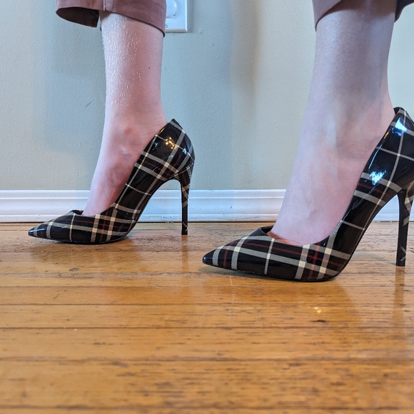 Heels - Picture 8 of 9